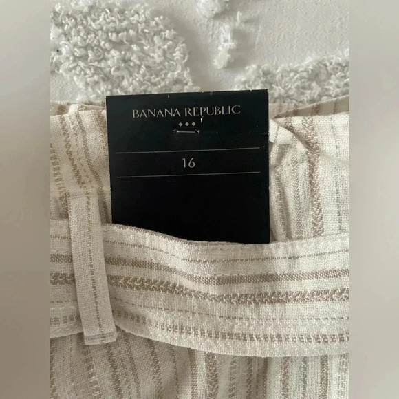 Banana Republic Linen-Blend Paperbag Short - Picture 10 of 13